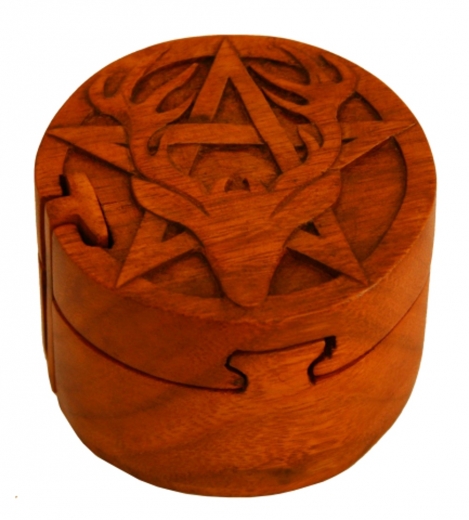 Deer & Pentagram (wooden jewelery box)