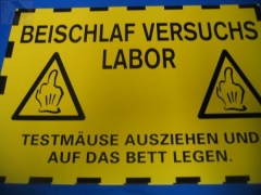 BEISCHLAF VERSUCHS LABOR (Türschild)